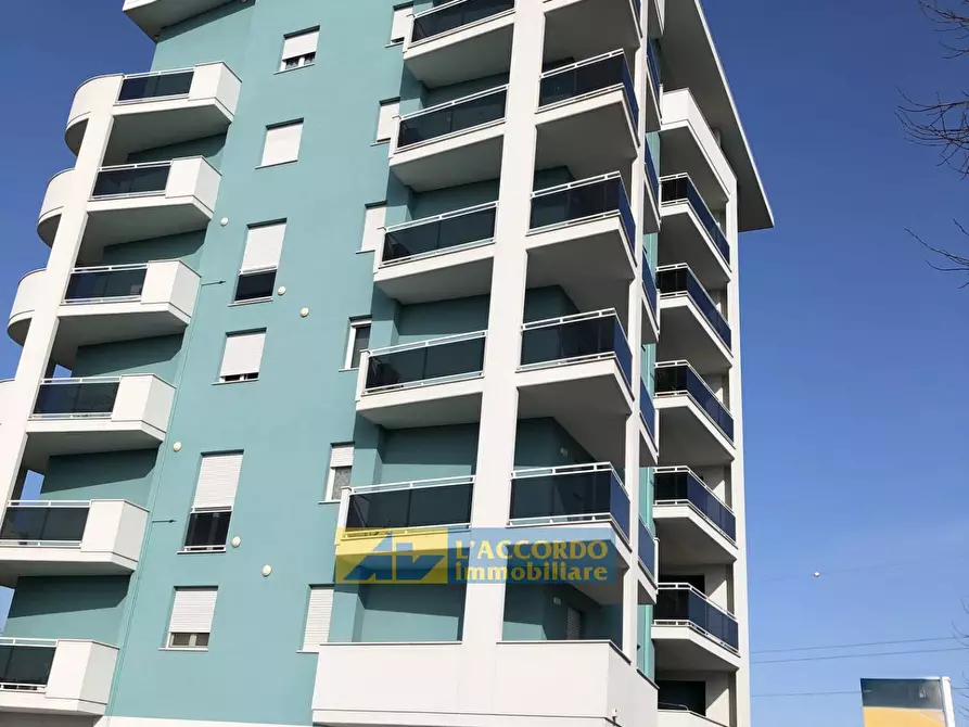 Immagine 13 di Box auto in vendita  in VIALE DELL'UNITA' D'ITALIA a Chieti