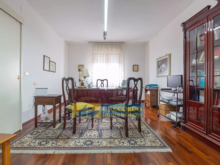 Immagine 5 di Appartamento in vendita  in viale Benedetto Croce 435 a Chieti