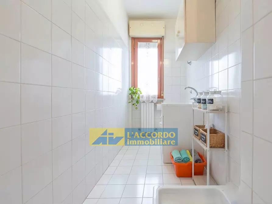 Immagine 10 di Appartamento in vendita  in viale Benedetto Croce 435 a Chieti