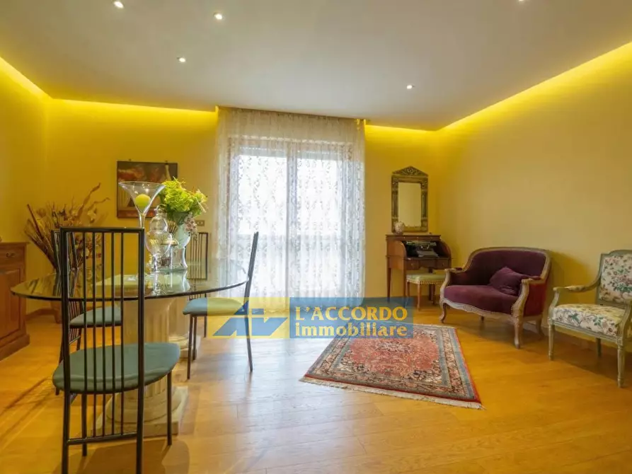 Immagine 3 di Appartamento in vendita  in viale Benedetto Croce 435 a Chieti