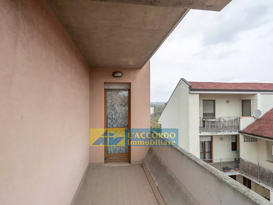 Immagine 13 di Appartamento in vendita  in viale Benedetto Croce 435 a Chieti