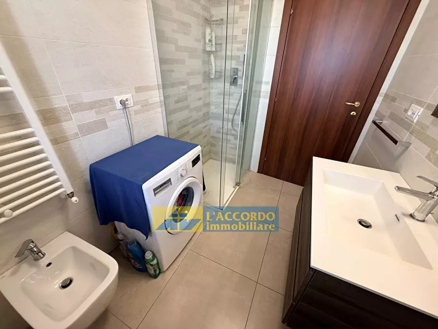 Immagine 11 di Locale commerciale in affitto  in VIA DEI VESTINI 70 a Chieti