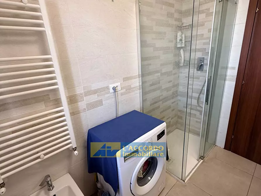 Immagine 12 di Locale commerciale in affitto  in VIA DEI VESTINI 70 a Chieti