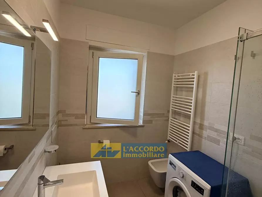 Immagine 14 di Locale commerciale in affitto  in VIA DEI VESTINI 70 a Chieti