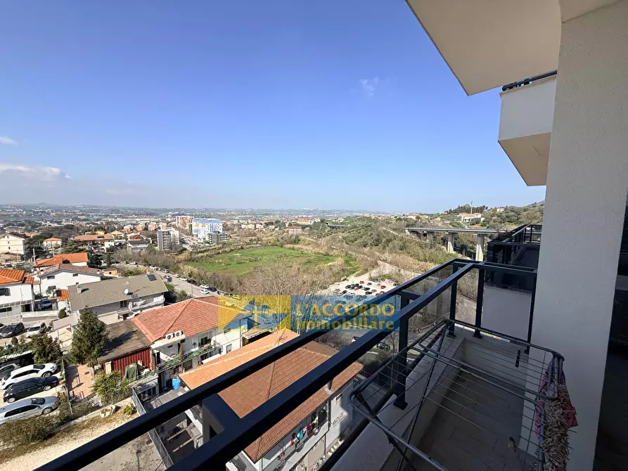 Immagine 19 di Locale commerciale in affitto  in VIA DEI VESTINI 70 a Chieti