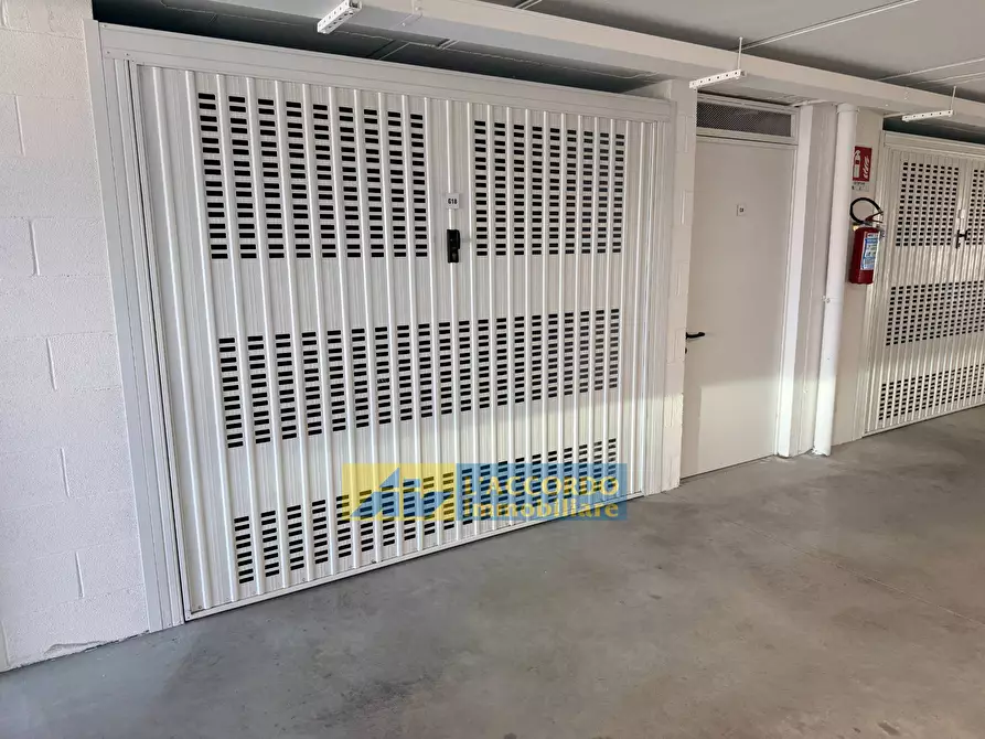 Immagine 30 di Locale commerciale in affitto  in VIA DEI VESTINI 70 a Chieti