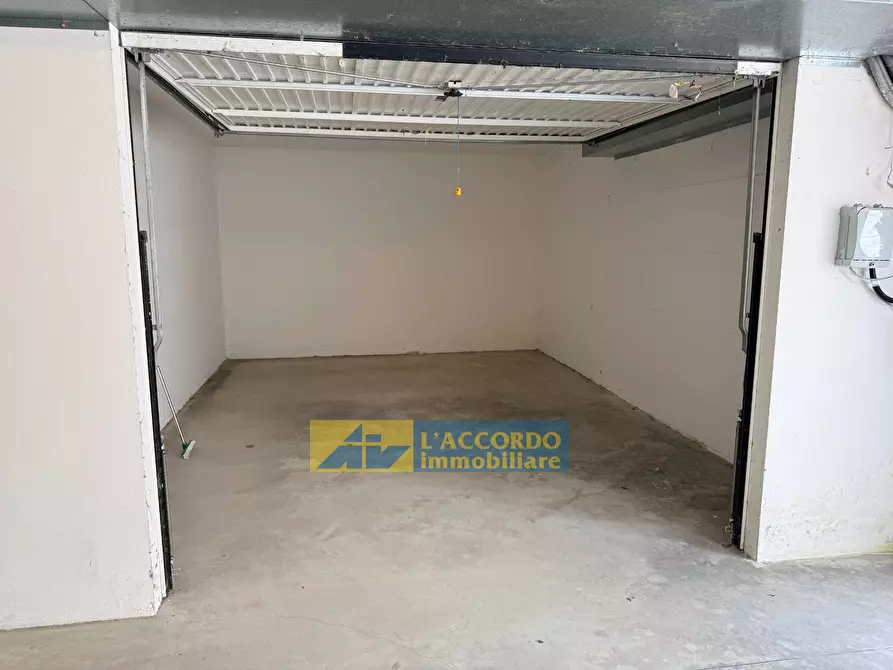 Immagine 36 di Locale commerciale in vendita  in Via Aterno 280 a Chieti
