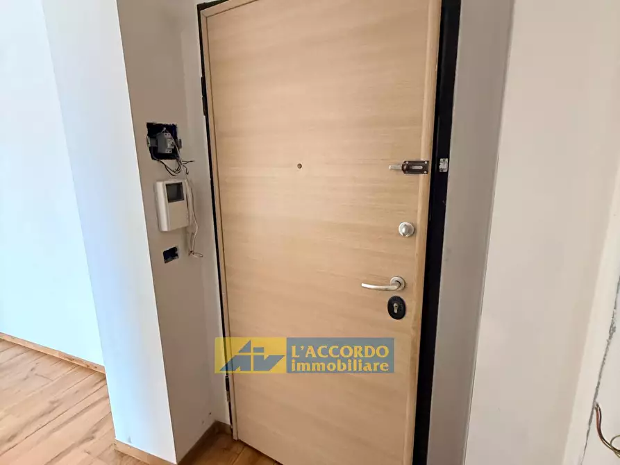 Immagine 8 di Locale commerciale in vendita  in VIA DEI VESTINI 250 a Chieti