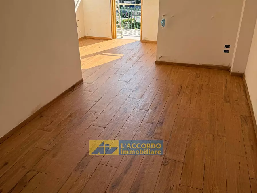 Immagine 3 di Locale commerciale in vendita  in VIA DEI VESTINI 250 a Chieti