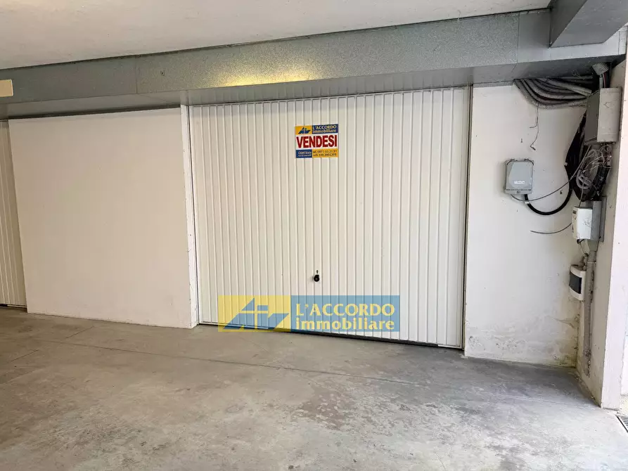 Immagine 32 di Locale commerciale in vendita  in Via Aterno 280 a Chieti