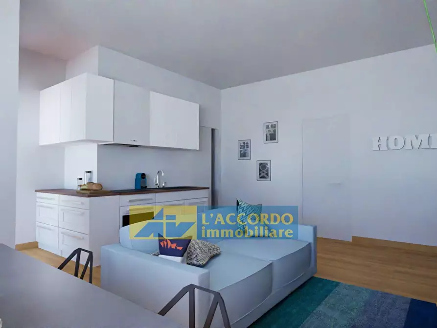 Immagine 5 di Locale commerciale in vendita  in VIA DEI VESTINI 250 a Chieti