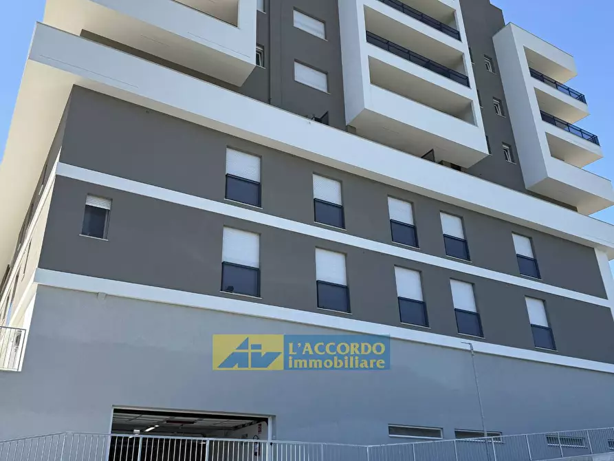 Immagine 25 di Locale commerciale in affitto  in VIA DEI VESTINI 70 a Chieti