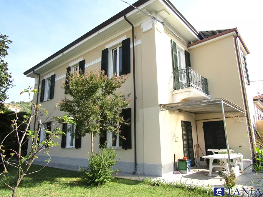 Casa semindipendente in vendita 100 a Carrara