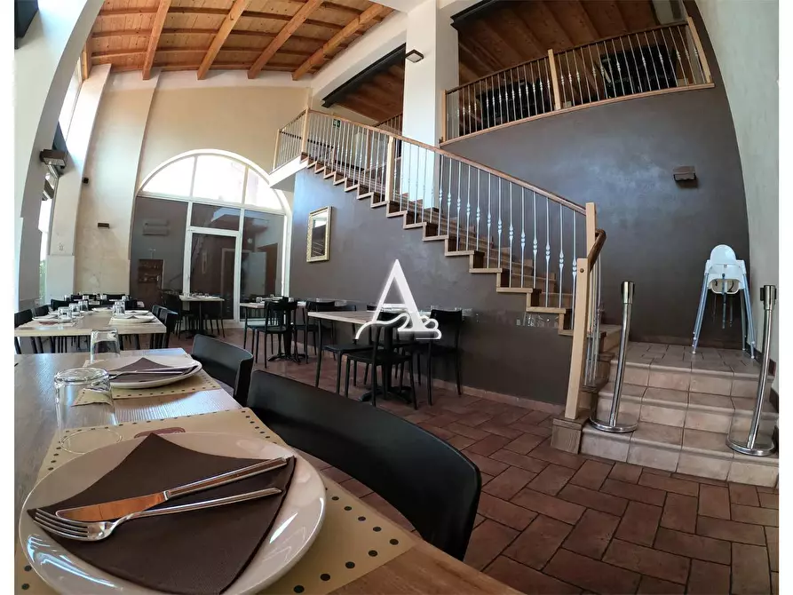 Immagine 2 di Negozio in vendita  a Nogara