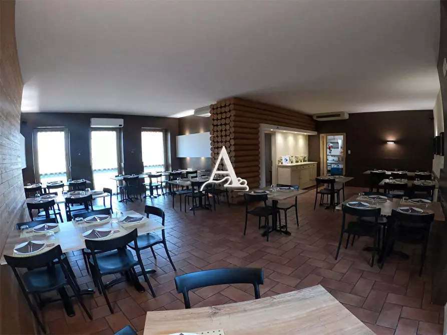 Immagine 9 di Negozio in vendita  a Nogara