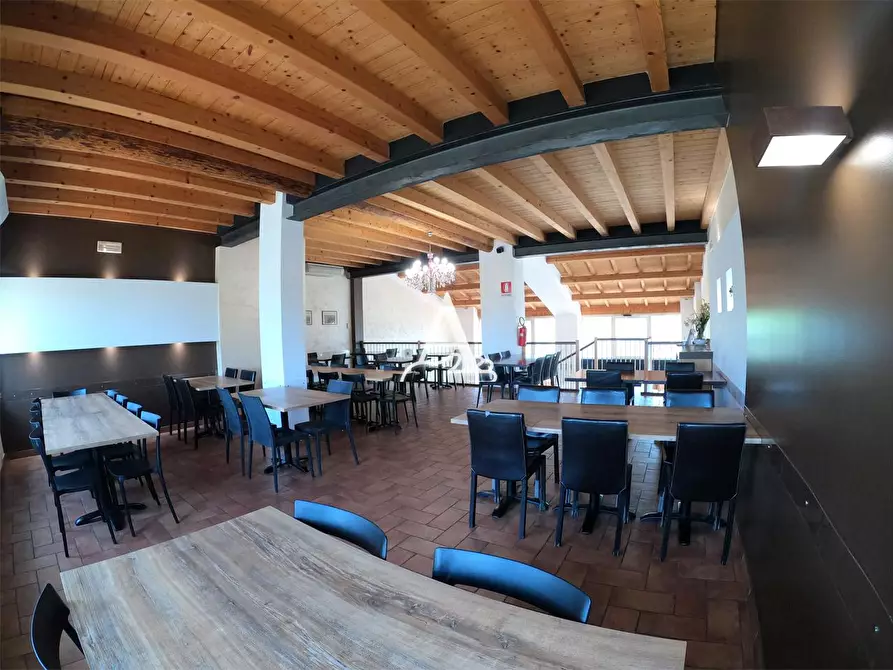 Immagine 9 di Negozio in vendita  a Nogara