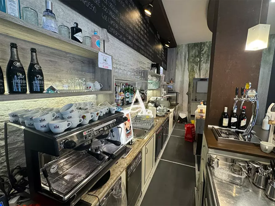 Immagine 1 di Bar / Ristorante in affitto  a Verona