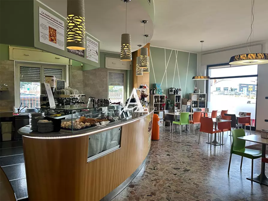 Immagine 4 di Bar / Ristorante in vendita  a Verona
