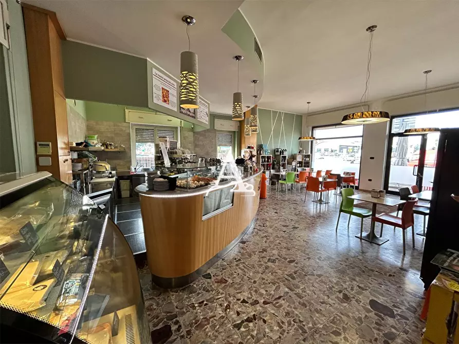 Immagine 1 di Bar / Ristorante in vendita  a Verona