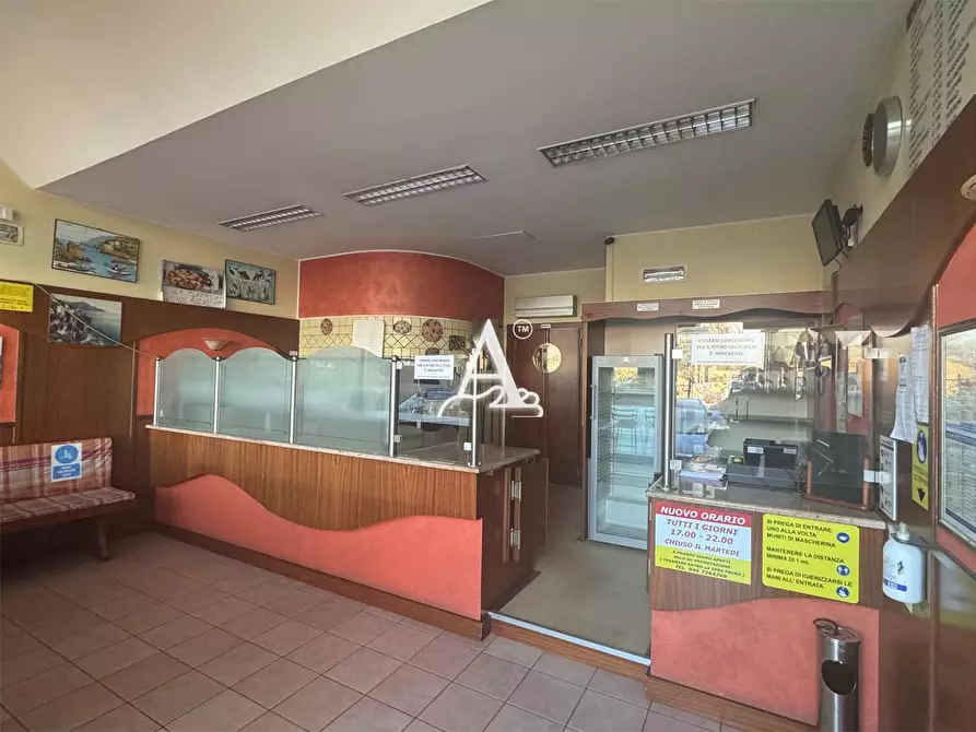 Immagine 6 di Negozio in vendita  a Vigasio