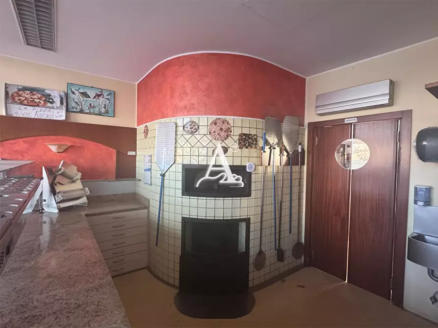 Immagine 4 di Negozio in vendita  a Vigasio