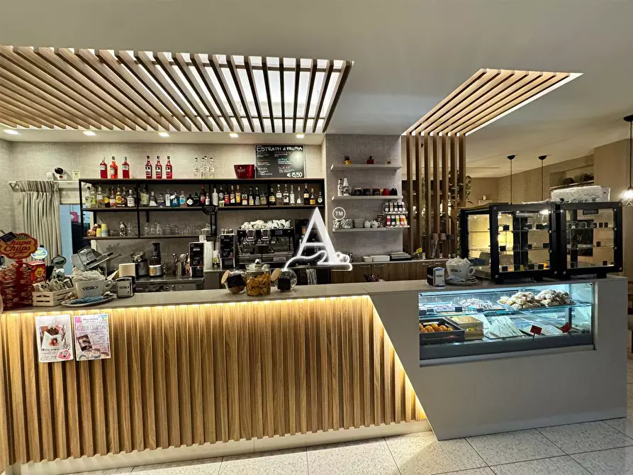 Immagine 1 di Bar / Ristorante in vendita  a Verona