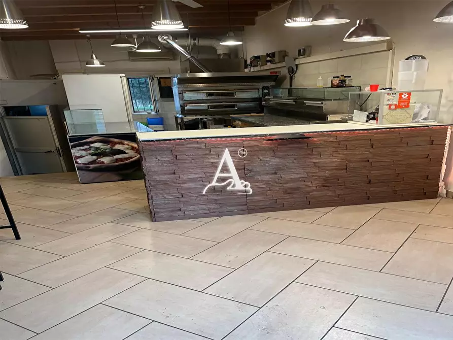 Immagine 6 di Bar / Ristorante in vendita  a Verona