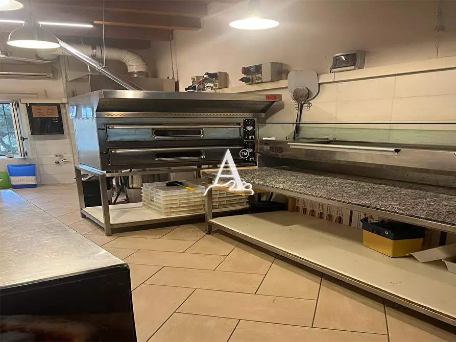 Immagine 2 di Bar / Ristorante in vendita  a Verona