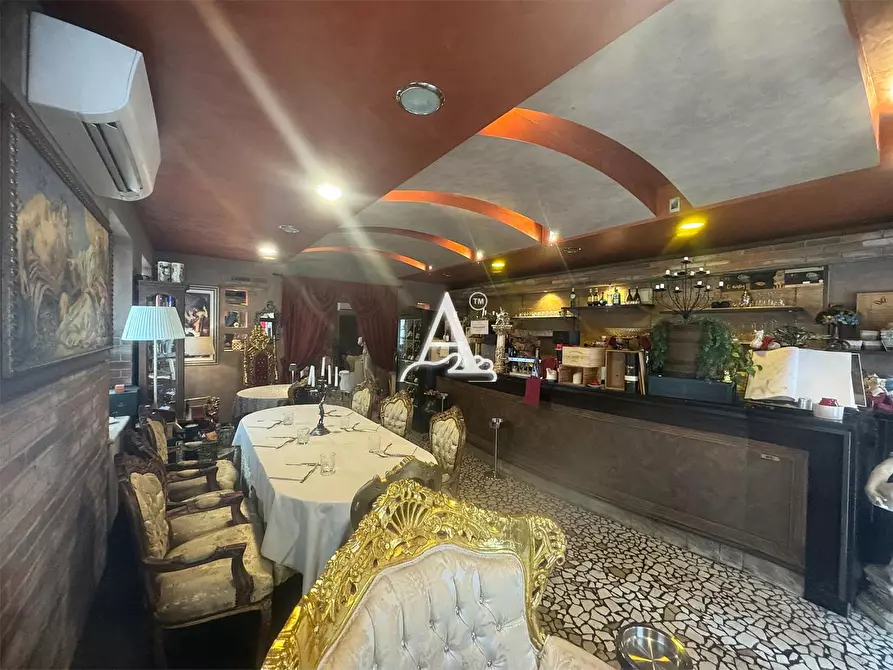 Immagine 3 di Bar / Ristorante in vendita  a Villafranca Di Verona