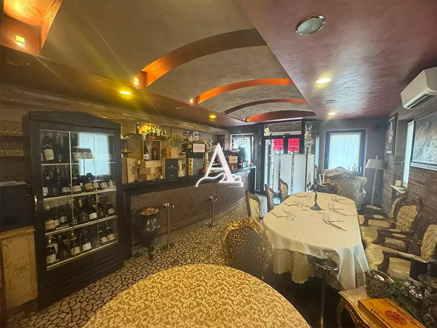Immagine 10 di Bar / Ristorante in vendita  a Villafranca Di Verona