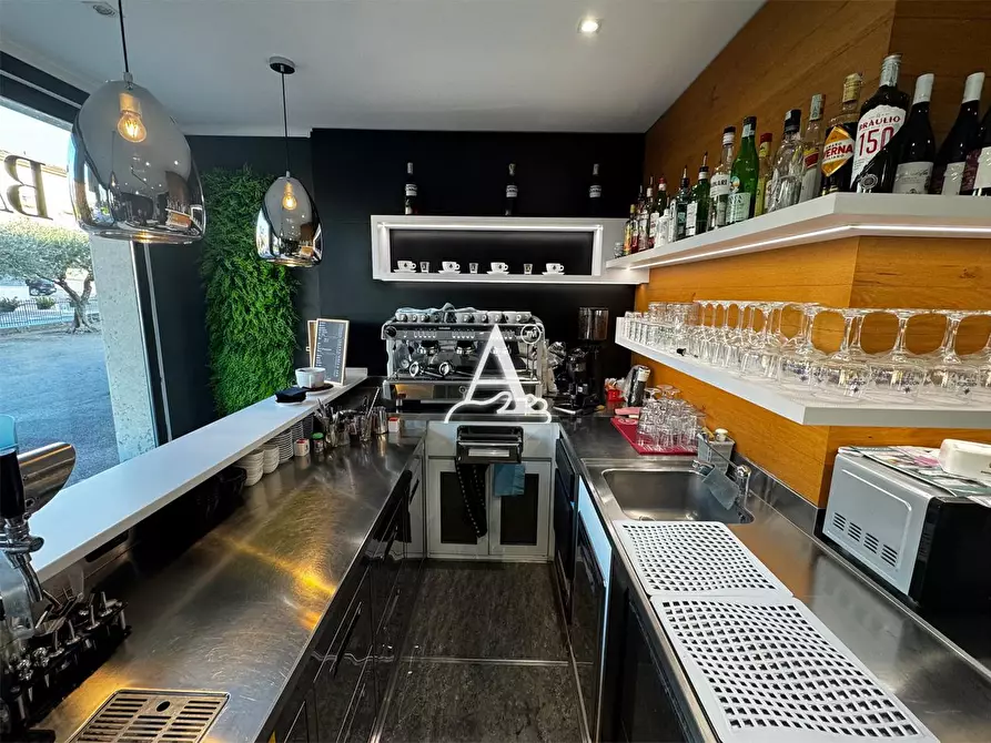 Immagine 1 di Bar / Ristorante in vendita  a Lazise