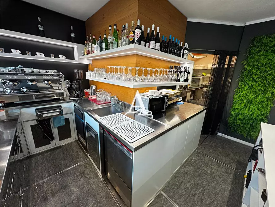 Immagine 4 di Bar / Ristorante in vendita  a Lazise