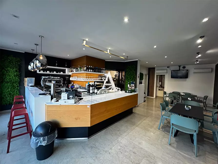 Immagine 2 di Bar / Ristorante in vendita  a Lazise