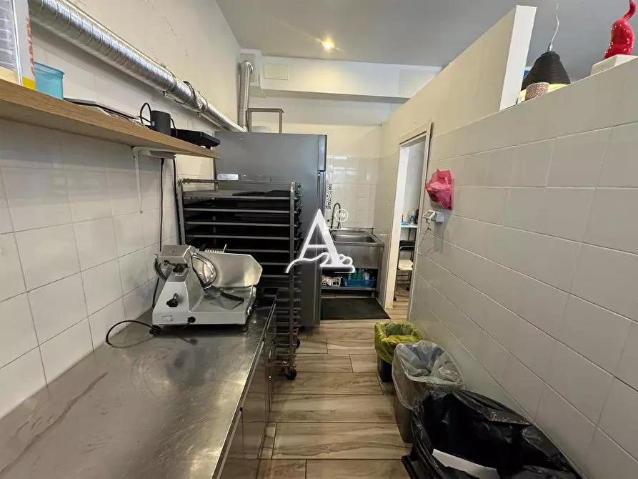 Immagine 5 di Bar / Ristorante in vendita  a Verona