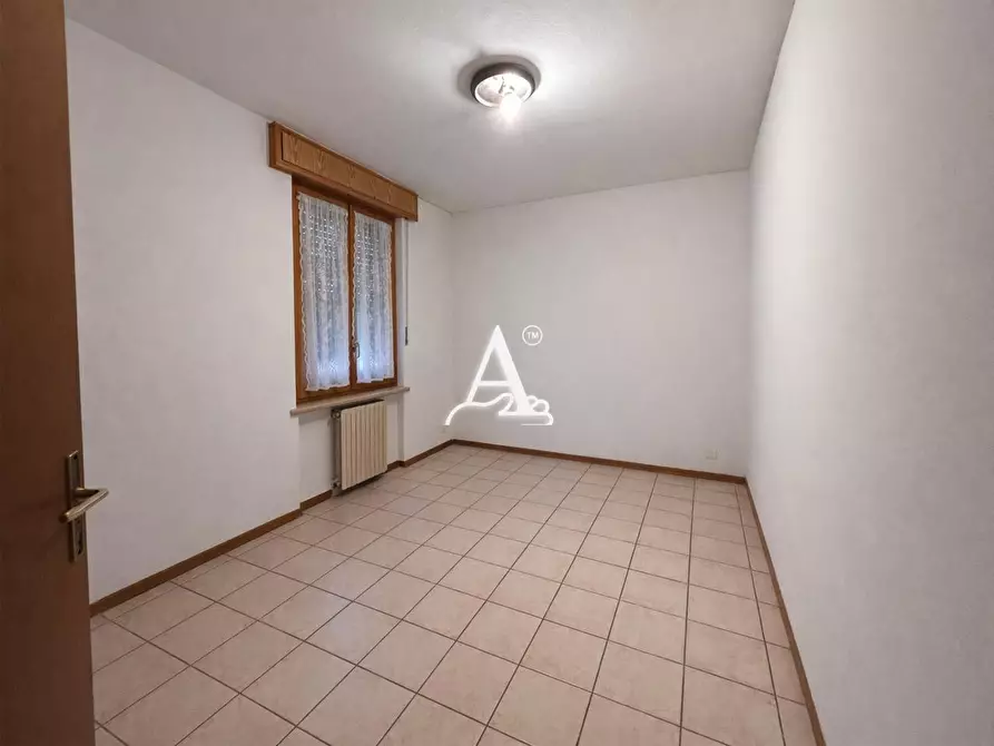 Immagine 1 di Negozio in vendita  a Colognola Ai Colli