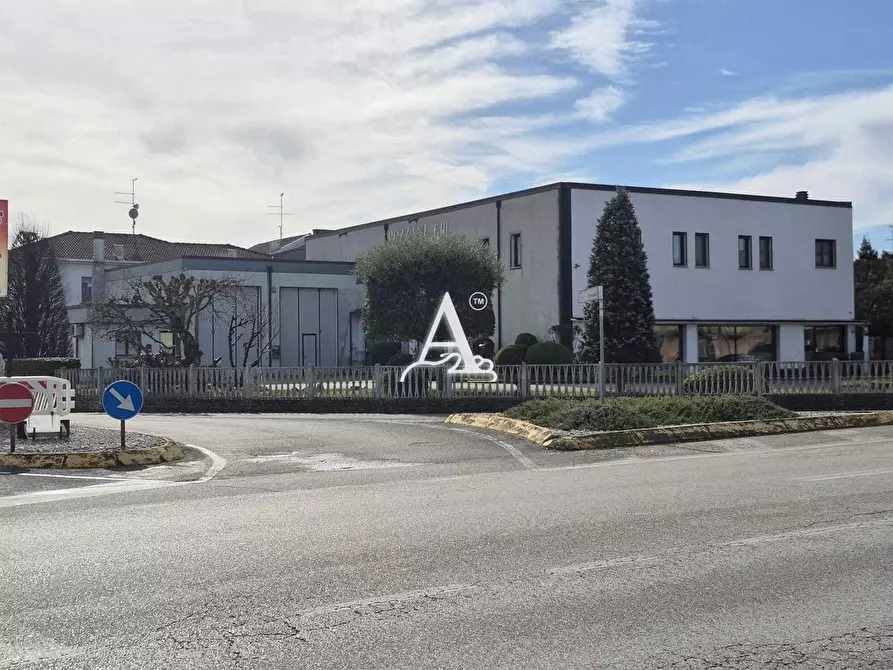Immagine 7 di Negozio in vendita  a Cerea