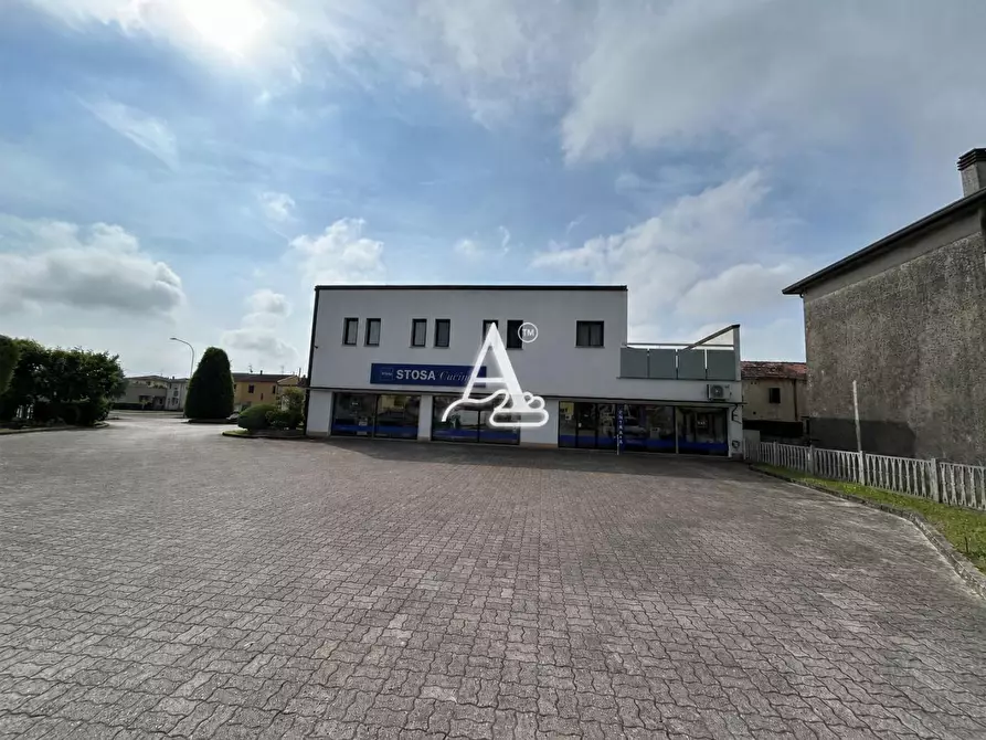 Immagine 8 di Negozio in vendita  a Cerea