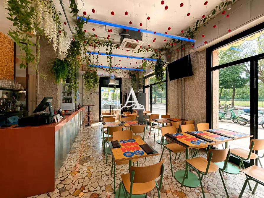 Immagine 5 di Bar / Ristorante in vendita  a Verona
