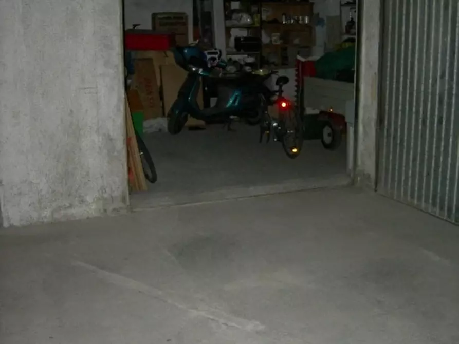 Immagine 3 di Garage in vendita  a Vasto