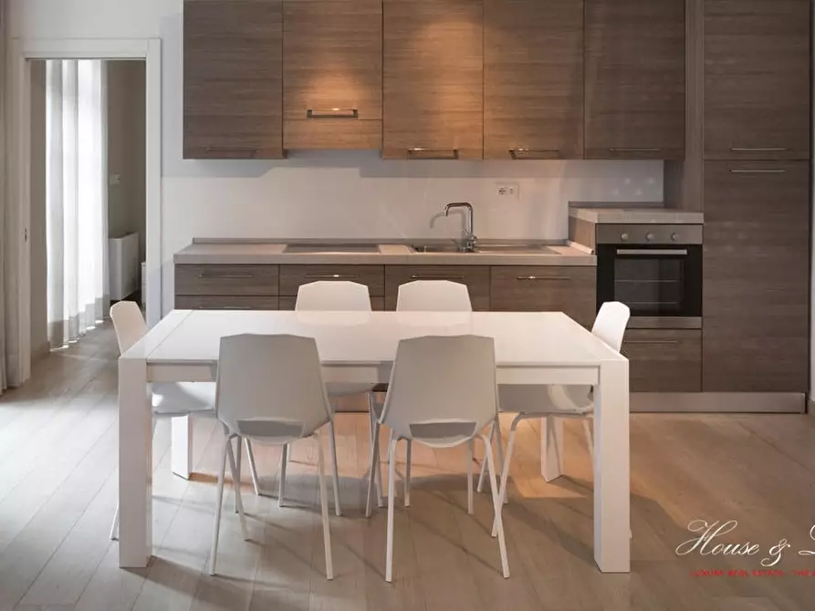 Immagine 2 di Appartamento in affitto  a Torino