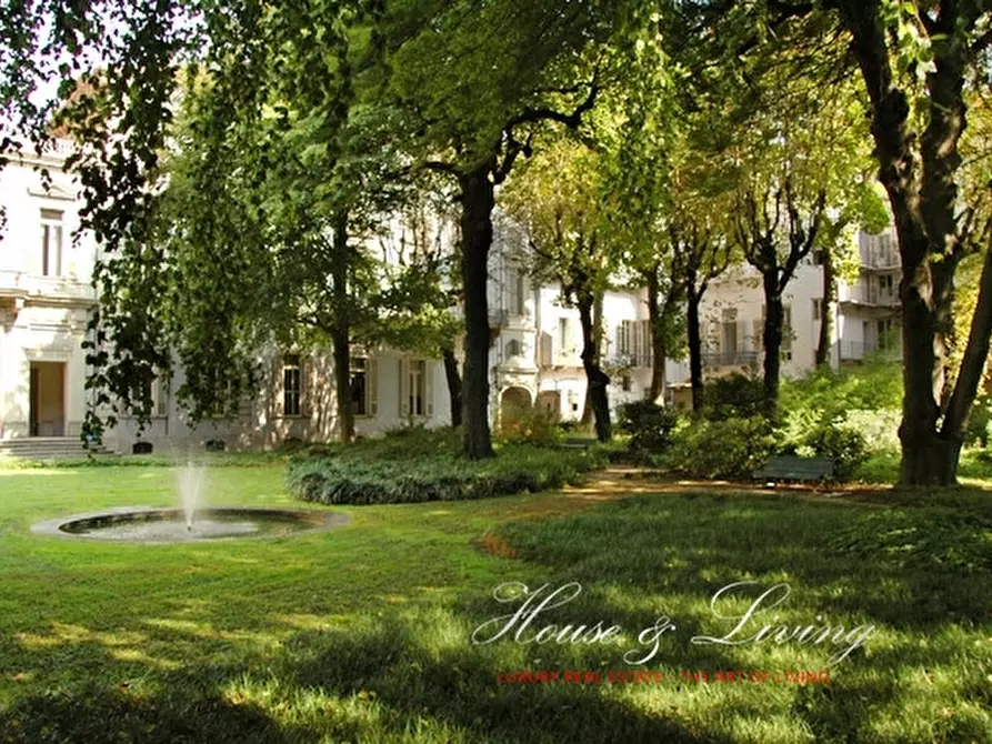 Immagine 2 di Appartamento in vendita  a Torino