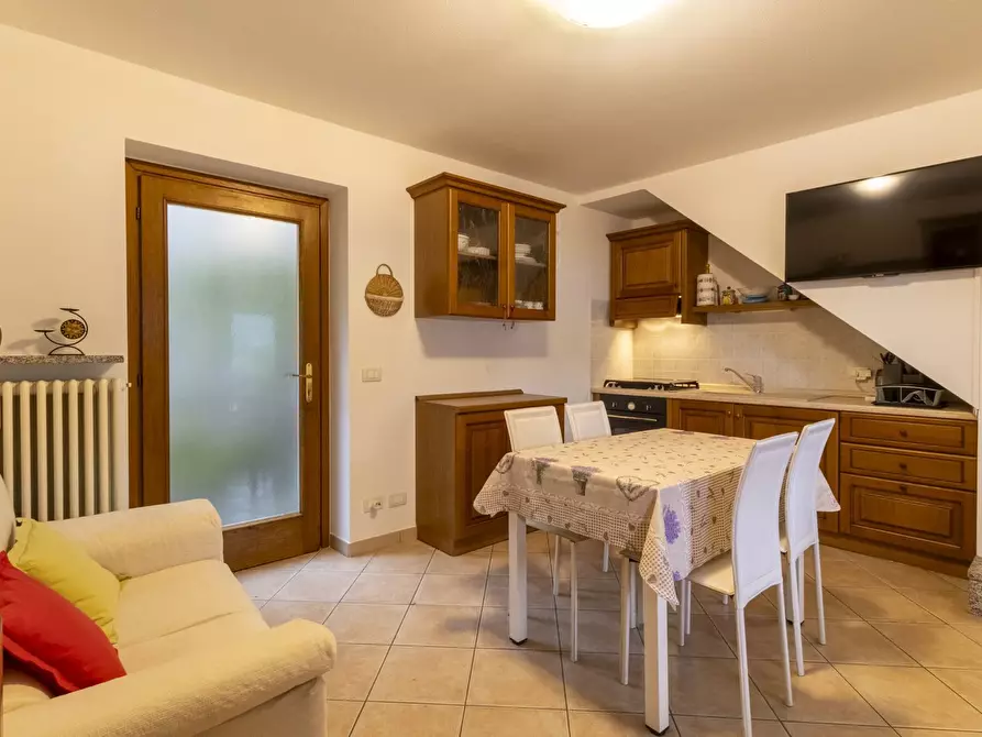 Immagine 6 di Casa indipendente in affitto  a Mandello Del Lario