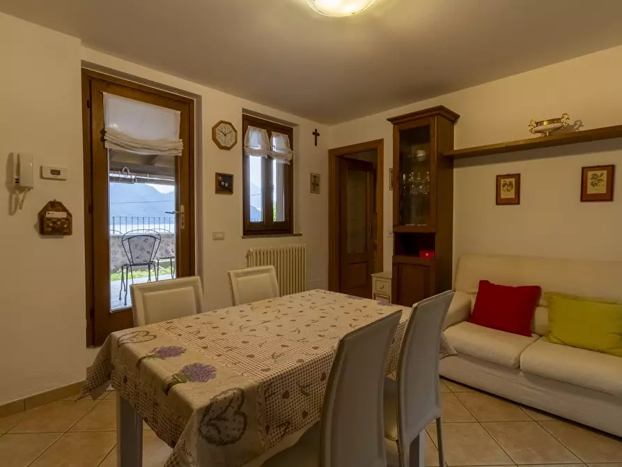 Immagine 7 di Casa indipendente in affitto  a Mandello Del Lario