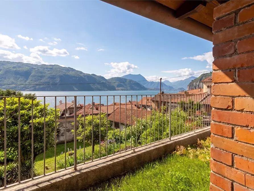 Immagine 1 di Casa indipendente in affitto  a Mandello Del Lario