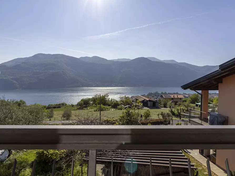 Immagine 1 di Appartamento in vendita  a Abbadia Lariana