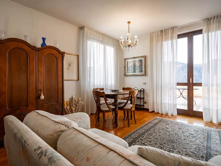 Immagine 2 di Appartamento in vendita  30 a Lierna