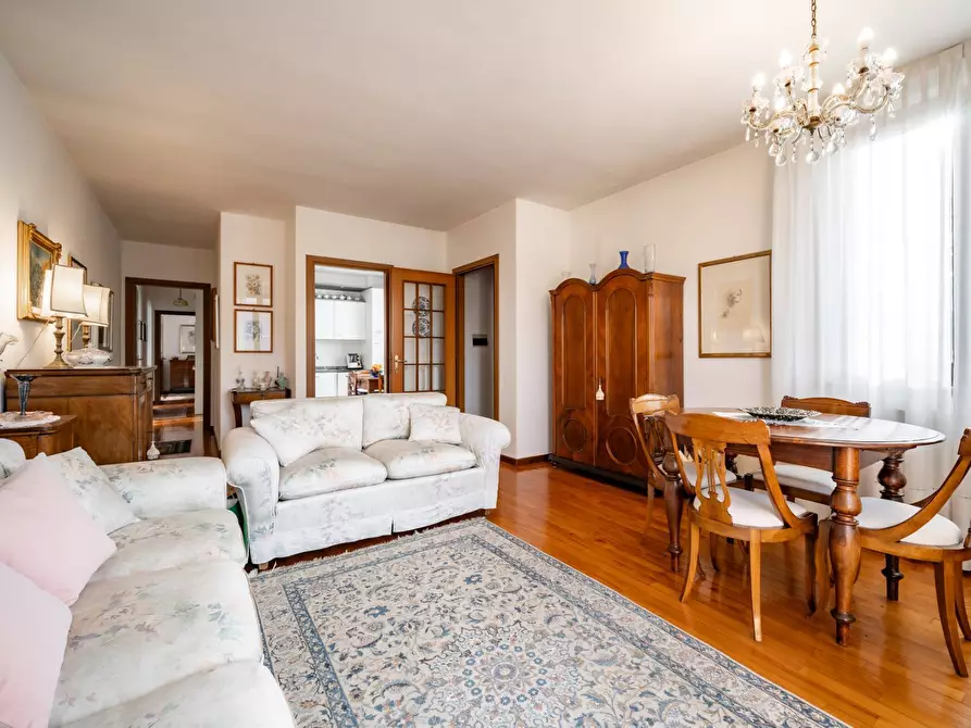 Immagine 9 di Appartamento in vendita  30 a Lierna