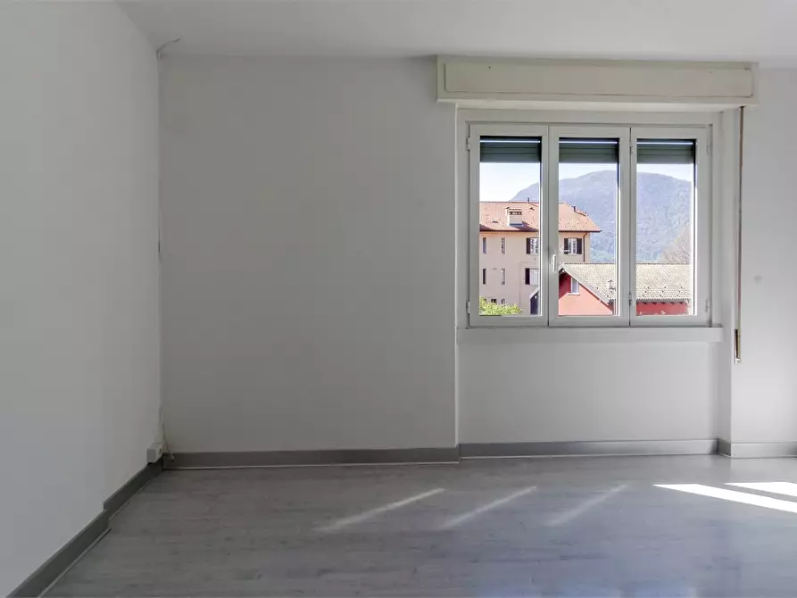 Immagine 2 di Appartamento in vendita  29 a Mandello Del Lario
