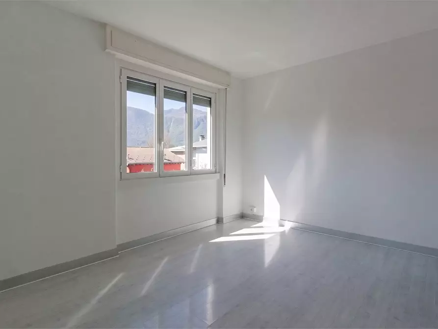 Immagine 1 di Appartamento in vendita  29 a Mandello Del Lario