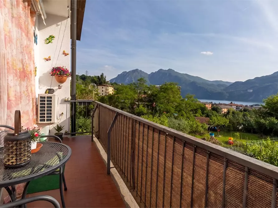 Immagine 2 di Appartamento in vendita  a Mandello Del Lario